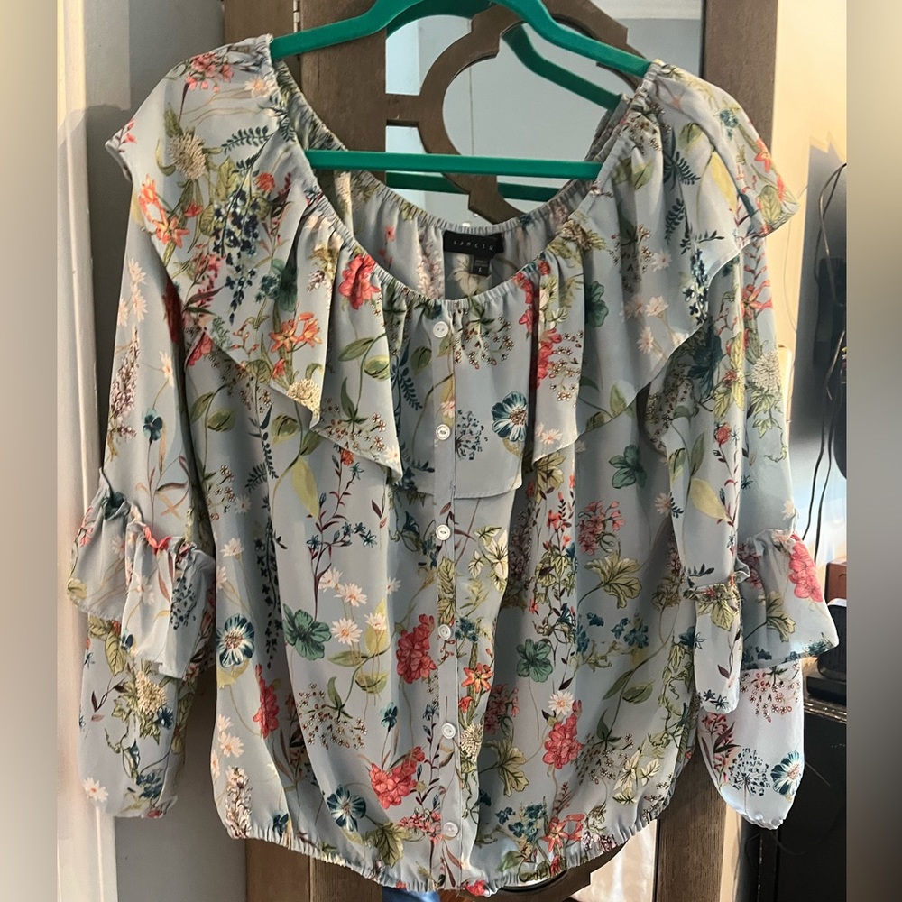On or Off Shoulder Beautiful Flower Blouse